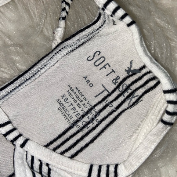 White blouse - Picture 3 of 3